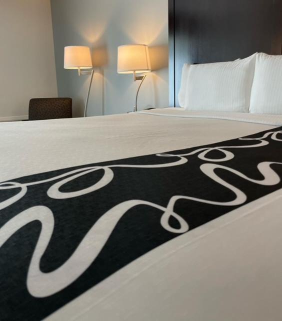 La Quinta Inn By Wyndham Lynnwood Esterno foto