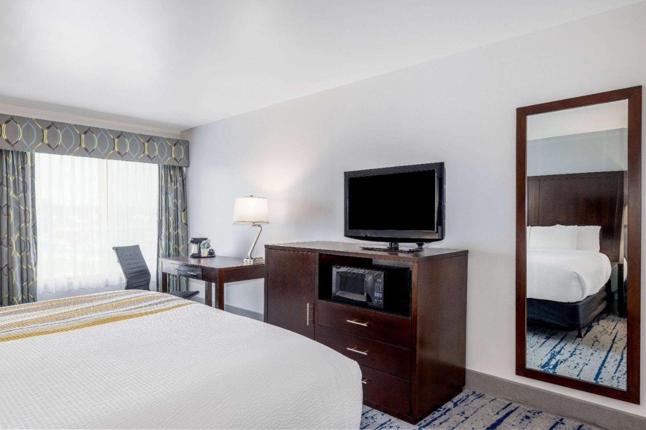 La Quinta Inn By Wyndham Lynnwood Esterno foto