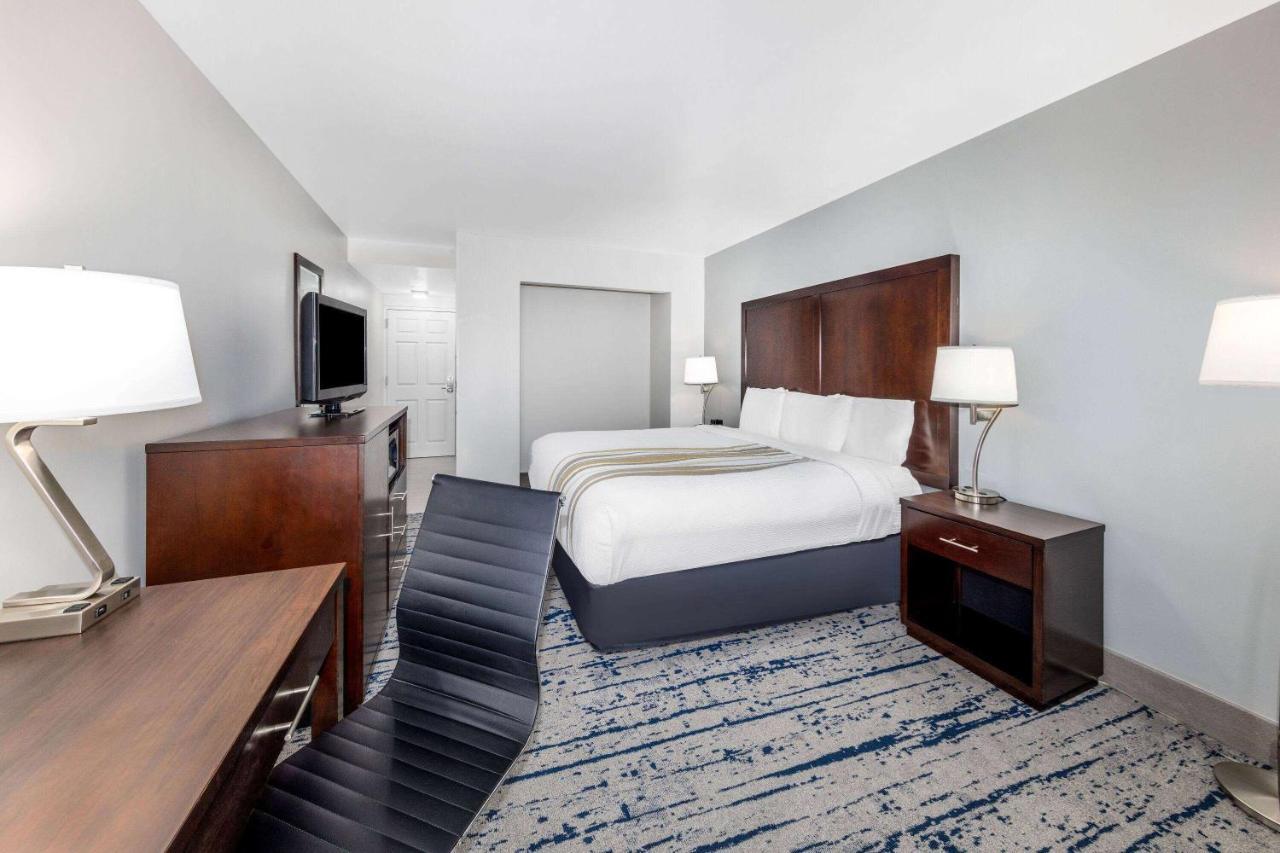 La Quinta Inn By Wyndham Lynnwood Esterno foto